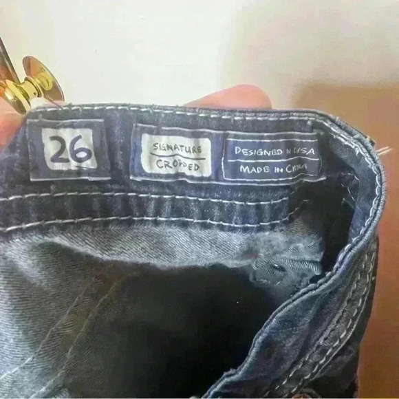 Miss Me Signature Cropped Denim Jean Women 26 Blue Dark Low Rise Back Flaps - Picture 8 of 9